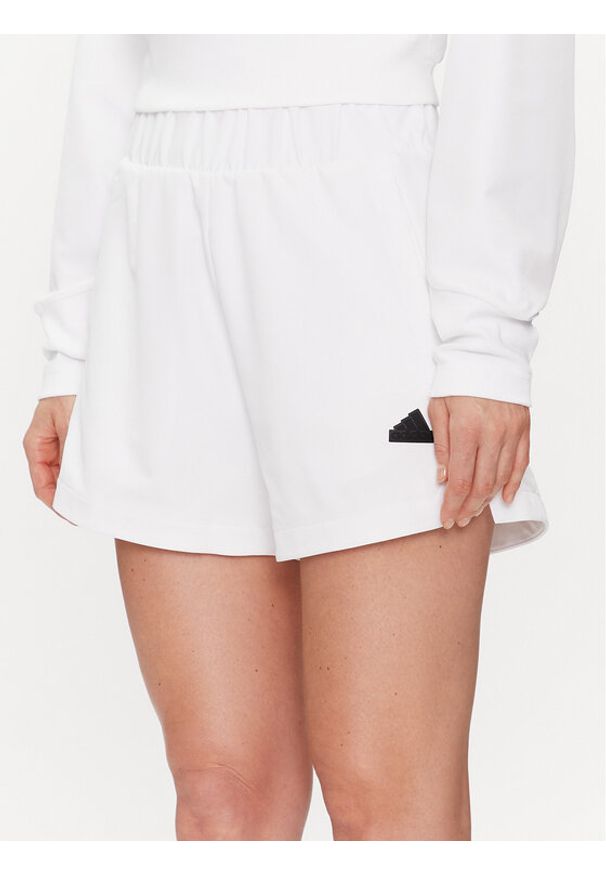 Adidas - adidas Szorty sportowe Z.N.E. IN9481 Biały Loose Fit. Kolor: biały. Materiał: syntetyk