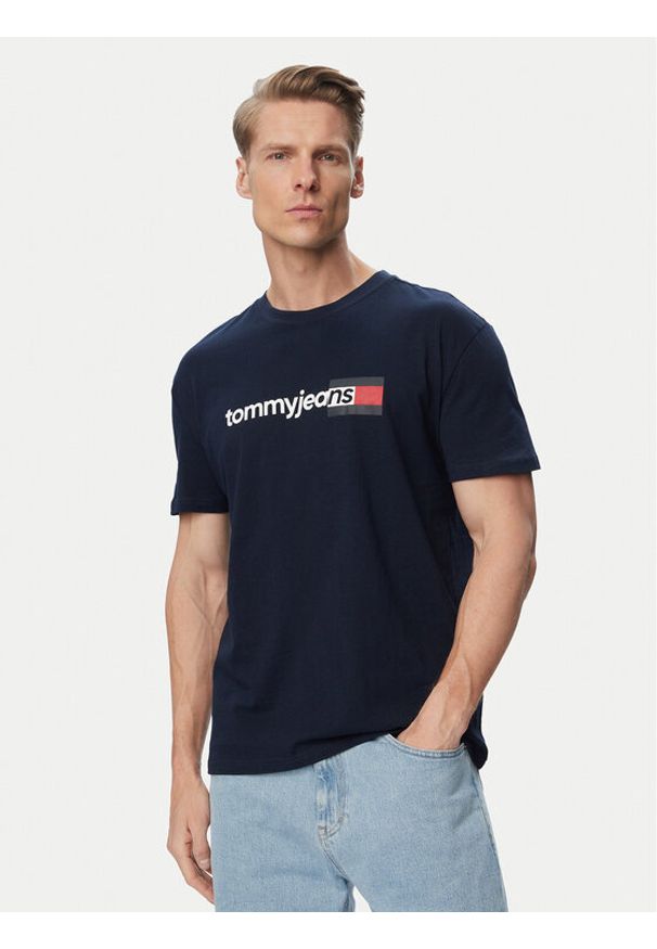 Tommy Jeans T-Shirt Entry Dna DM0DM23406 Granatowy Regular Fit. Kolor: niebieski. Materiał: bawełna