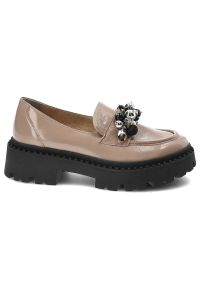 Beżowe Półbuty Armodo Modne Buty Damskie. Okazja: na co dzień. Kolor: beżowy. Materiał: lakier, skóra. Wzór: aplikacja. Styl: casual, elegancki #7