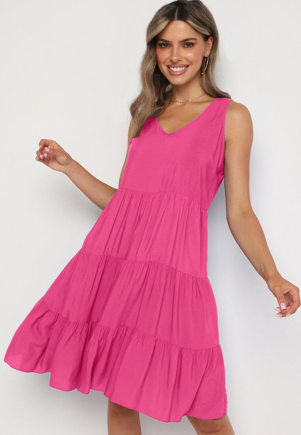 Born2be - Fuksjowa Rozkloszowana Sukienka z Bawełny na Ramiączkach Zasea. Okazja: na co dzień, na randkę. Typ kołnierza: dekolt w kształcie V. Kolor: różowy. Materiał: bawełna. Długość rękawa: na ramiączkach. Styl: elegancki, casual