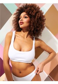 Sinsay - Góra od bikini - biały. Kolor: biały. Materiał: prążkowany