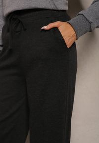 Renee - Czarne Spodnie Dzianinowe o Szerokim Kroju High Waist z Gumką w Pasie i Sznurkiem Creitta. Okazja: na co dzień. Stan: podwyższony. Kolor: czarny. Materiał: dzianina. Styl: casual