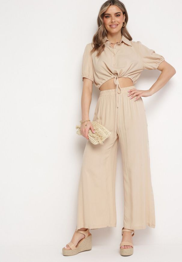 Born2be - Jasnobeżowy Bawełniany Komplet z Krótką Koszulą i Szerokimi Spodniami z Rozcięciami Denara. Kolor: beżowy. Materiał: bawełna