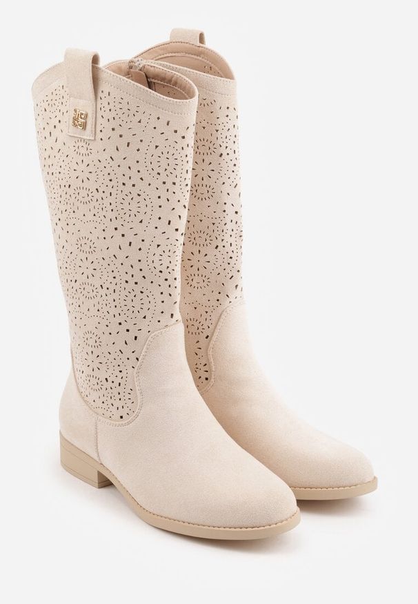 Renee - Beżowe Ażurowe Botki Kowbojki z Geometryczną Ozdobą Naeraste. Okazja: na co dzień. Kolor: beżowy. Materiał: jeans. Wzór: aplikacja, ażurowy, geometria. Styl: casual