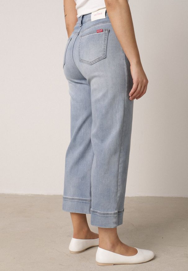 Born2be - Niebieskie Jeansy Kuloty z Bawełną o Szerokim Kroju z Wysokim Stanem z Przeszyciami Hippesilea. Okazja: na co dzień. Stan: podwyższony. Kolor: niebieski. Styl: casual