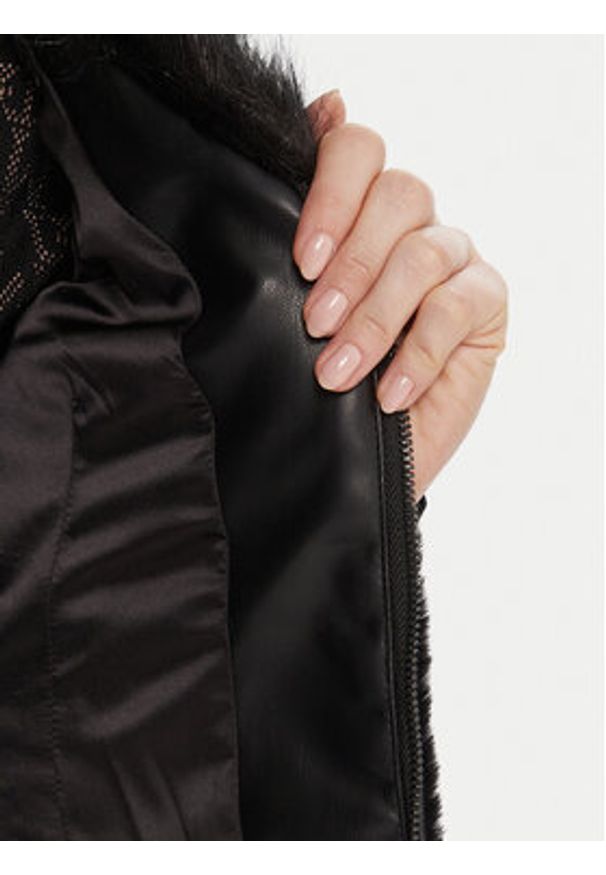 Guess Bezrękawnik W5BL0I KCP70 Czarny Regular Fit. Kolor: czarny. Materiał: syntetyk. Długość rękawa: bez rękawów