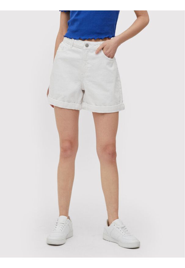 Szorty jeansowe Vila. Kolor: biały. Materiał: jeans, bawełna