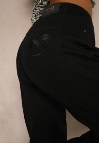 Renee - Czarne Jeansy Mom Fit Regular Waist Feselesa. Okazja: na spacer. Kolor: czarny. Styl: elegancki #3