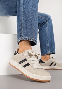 Born2be - Beżowo-Czarne Sneakersy z Ozdobnymi Paskami Rilanira. Okazja: na co dzień. Zapięcie: pasek. Kolor: beżowy. Materiał: jeans. Wzór: paski