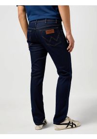 Wrangler - MESKIE SPODNIE WRANGLER TEXAS SLIM MOONLIGHT RINSE 112362474. Okazja: do pracy. Sezon: lato. Styl: elegancki, klasyczny #5