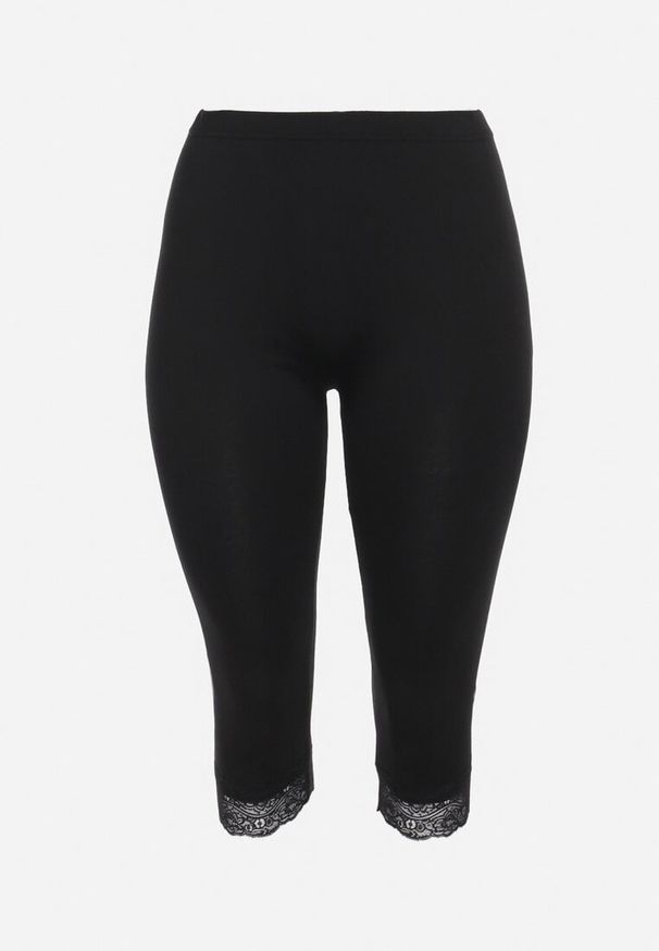 Born2be - Czarne Spodnie Bawełniane Legginsy 3/4 z Koronką Amaratna. Okazja: na co dzień. Stan: podwyższony. Kolekcja: plus size. Kolor: czarny. Materiał: bawełna, koronka. Wzór: koronka. Styl: casual, elegancki