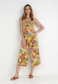 Born2be - Żółty Kombinezon Kalonice. Kolor: żółty. Długość rękawa: na ramiączkach. Długość: długie. Wzór: kolorowy, aplikacja, kwiaty. Sezon: lato #6
