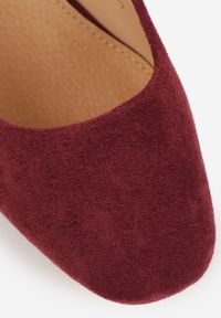 Renee - Bordowe Czółenka na Słupku ze Skórzaną Wkładką Savirae. Okazja: na co dzień. Kolor: czerwony. Materiał: skóra. Obcas: na słupku. Styl: casual, klasyczny, elegancki. Wysokość obcasa: niski #7