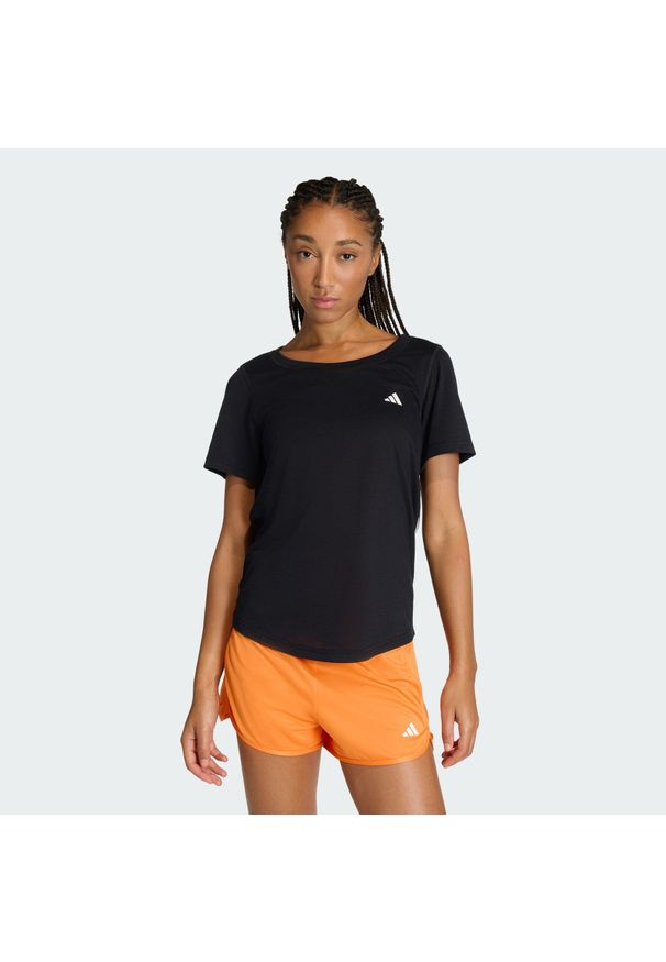 Adidas - Koszulka Workout Essentials Scoop Neck. Kolor: czarny, wielokolorowy, biały. Technologia: ClimaCool (Adidas). Sport: fitness