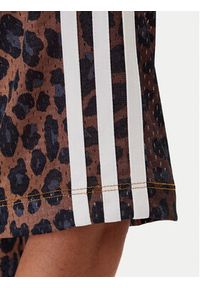 Adidas - adidas Sukienka codzienna Leopard JW7311 Brązowy Regular Fit. Okazja: na co dzień. Kolor: brązowy. Materiał: syntetyk. Typ sukienki: proste. Styl: casual