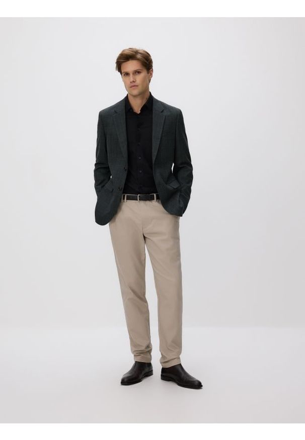 Reserved - Marynarka slim fit z wiskozą - ciemnozielony. Kolor: zielony. Materiał: wiskoza