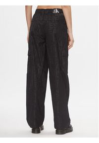 Calvin Klein Jeans Spodnie materiałowe Loose Logo Aop Cargo Pant J20J222596 Czarny Regular Fit. Kolor: czarny. Materiał: syntetyk #2