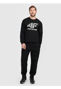 4f - 4F Bluza dresowa nierozpinana bez kaptura męska - czarna XL. Okazja: na spacer, do pracy, na co dzień. Typ kołnierza: bez kaptura. Kolor: czarny. Materiał: dresówka. Styl: casual, klasyczny. Sport: turystyka piesza #2