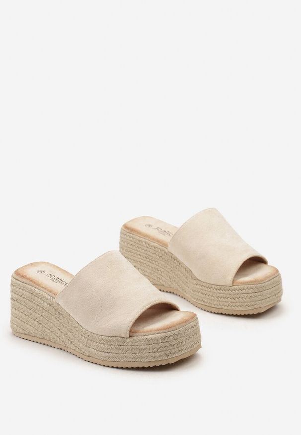 Born2be - Beżowe Klapki na Plecionym Koturnie z Szerokim Paskiem Limasja. Kolor: beżowy. Obcas: na koturnie. Styl: boho, wakacyjny