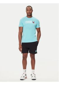 Tommy Jeans T-Shirt Dna Flag DM0DM21941 Zielony Regular Fit. Kolor: zielony. Materiał: bawełna