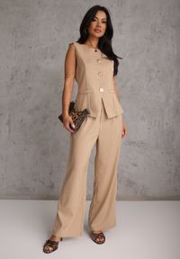 Renee - Beżowy Komplet z Bawełną w Garniturowym Stylu Kamizelka i Spodnie Meloreida. Kolor: beżowy. Materiał: bawełna. Wzór: gładki #1
