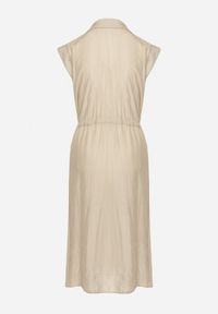 Born2be - Beżowa Wiskozowa Sukienka o Koszulowym Kroju z Paskiem w Talii Mareviana. Kolor: beżowy. Materiał: wiskoza. Typ sukienki: koszulowe. Styl: klasyczny #6