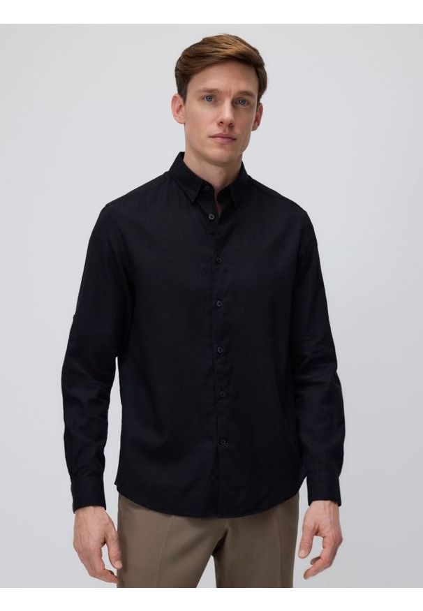 Reserved - Koszula regular z lnem - czarny. Kolor: czarny. Materiał: len