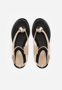 Born2be - Beżowe Sandały Typu Japonki Ozdobione Okrągłą Aplikacją Vikianae. Okazja: na co dzień. Nosek buta: okrągły. Zapięcie: sprzączka. Kolor: beżowy. Materiał: jeans. Wzór: aplikacja. Sezon: lato. Styl: casual, elegancki, boho #6