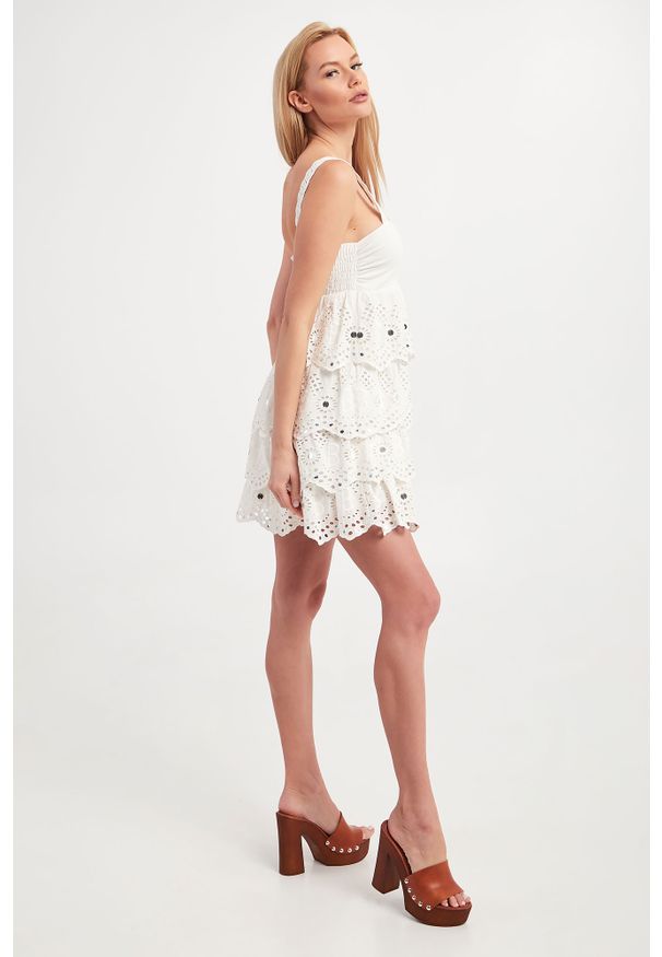 Blugirl Blumarine - Sukienka BLUGIRL BLUMARINE. Długość rękawa: na ramiączkach. Wzór: ażurowy, haft, aplikacja, gładki. Długość: mini