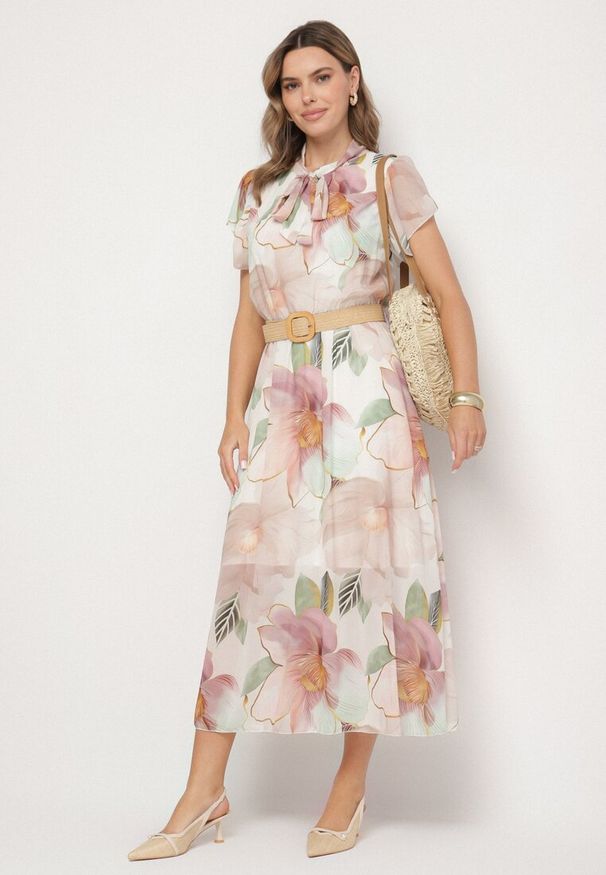 Born2be - Beżowa Sukienka o Rozkloszowanym Kroju z Wiązaniem przy Dekolcie i Paskiem Sorilina. Okazja: na co dzień. Kolor: beżowy. Długość rękawa: krótki rękaw. Wzór: kwiaty. Styl: casual, elegancki