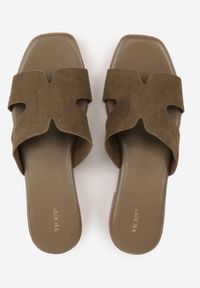 Born2be - Zielone Klapki VICES na Niskim Słupku z Ozdobnymi Wycięciami w Cholewce Celatheis. Okazja: na co dzień, na spacer. Kolor: beżowy. Materiał: len. Wzór: haft. Sezon: lato. Obcas: na słupku. Styl: casual, elegancki #7