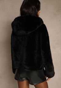 Renee - Czarna Kurtka Futerko Typu Teddy z Nieodpinanym Kapturem Lanikka. Kolor: czarny. Materiał: futro. Styl: street, elegancki #3