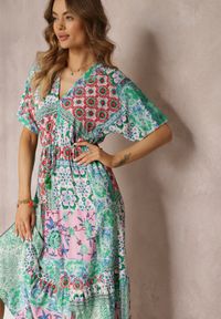 Renee - Zielono-Różowa Wiskozowa Sukienka Midi w Kwiaty z Gumką w Pasie Roslyna. Kolor: zielony. Materiał: wiskoza. Długość rękawa: krótki rękaw. Wzór: kwiaty. Sezon: lato, wiosna. Długość: midi #4
