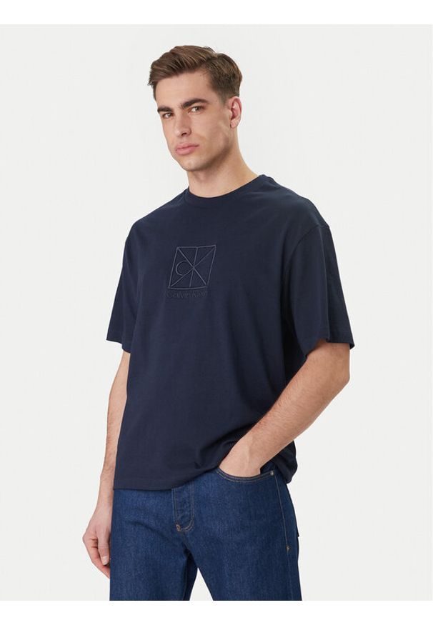Calvin Klein T-Shirt Emblem Graphic LV14RF817G Granatowy Regular Fit. Kolor: niebieski. Materiał: bawełna