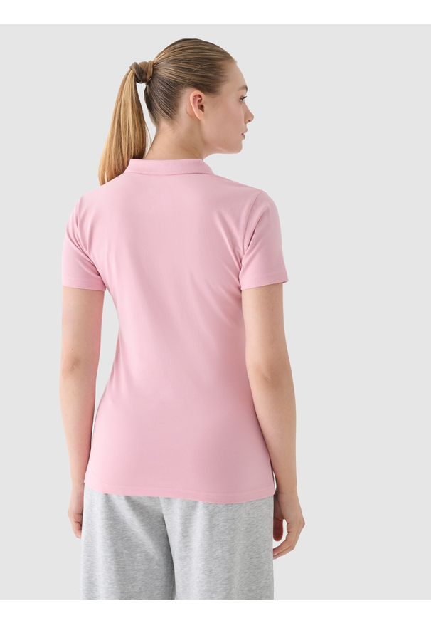 4f - 4F Koszulka polo slim damska - różowa L. Okazja: na co dzień. Typ kołnierza: polo. Kolor: różowy. Materiał: dzianina, materiał, jersey, bawełna, elastan. Długość rękawa: krótki rękaw. Długość: krótkie. Wzór: jednolity, gładki, ze splotem. Styl: casual, klasyczny, sportowy