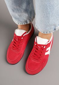 Born2be - Czerwone Sneakersy Ozdobione Geometrycznym Wzorem Arulia. Okazja: na co dzień, na spacer. Kolor: czerwony. Materiał: jeans. Wzór: aplikacja, geometria. Sport: turystyka piesza #4