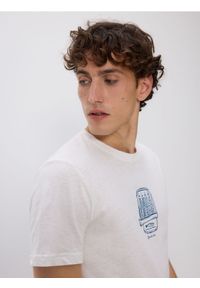 Reserved - T-shirt regular z lnem - złamana biel. Materiał: len #1