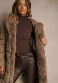 Renee - Beżowa Kurtka z Pikowanymi Przeszyciami Futerkiem i Paskiem Serapella. Okazja: na spacer, na imprezę. Kolor: beżowy. Materiał: futro #2