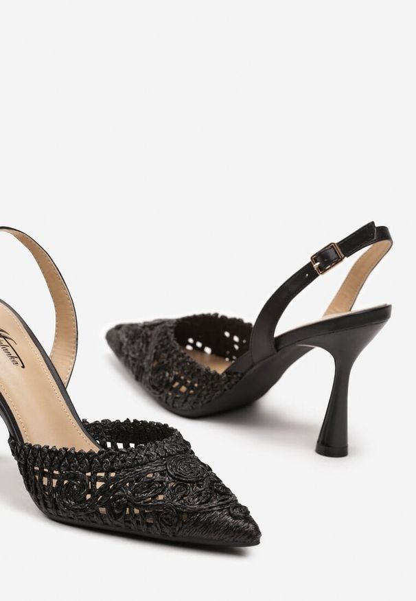 Renee - Czarne Sandały Slingback na Klepsydrowej Szpilce ze Szpiczastym Noskiem z Plecionki Ucemia. Nosek buta: szpiczasty. Kolor: czarny. Materiał: len. Sezon: lato. Obcas: na obcasie. Styl: wizytowy, elegancki. Wysokość obcasa: średni
