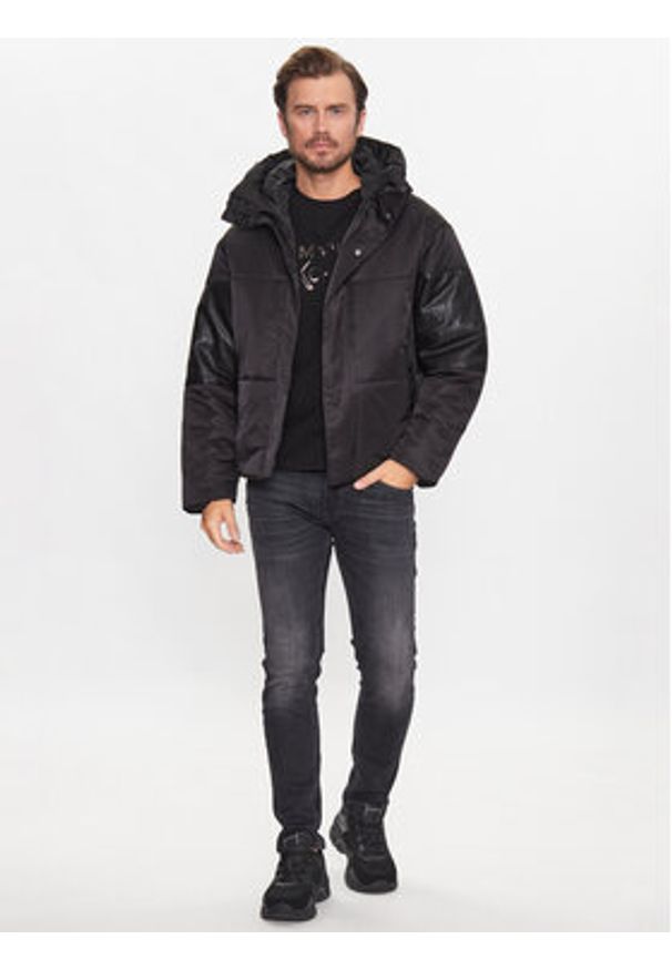 Armani Exchange Kurtka zimowa 6RZB13 ZNJ7Z 1200 Czarny Relaxed Fit. Kolor: czarny. Materiał: syntetyk. Sezon: zima