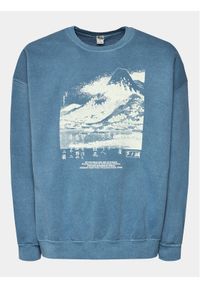 BDG Urban Outfitters Bluza Asui Hokusai Sweat 77393916 Niebieski Regular Fit. Kolor: niebieski. Materiał: bawełna