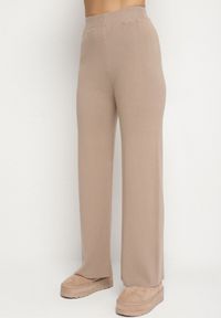 Born2be - Beżowy Komplet Dzianinowy z Wiskozą Kardigan i Szerokie Spodnie Badire. Kolor: beżowy. Materiał: wiskoza, dzianina. Wzór: aplikacja #2