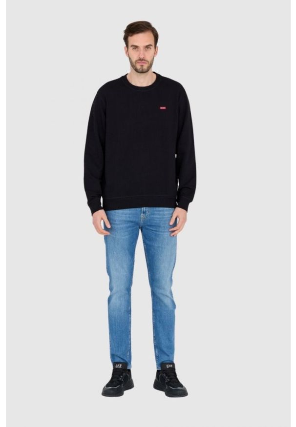 Guess - GUESS Czarna męska bluza regular fit, Rozmiar S. Kolor: czarny. Wzór: aplikacja