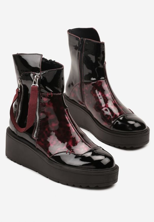 Born2be - Czarno-Czerwone Lakierowane Botki Vices na Platformie i Koturnie Gamillia. Okazja: na co dzień. Kolor: czarny. Materiał: lakier. Obcas: na koturnie. Styl: casual, klasyczny, elegancki. Wysokość obcasa: średni