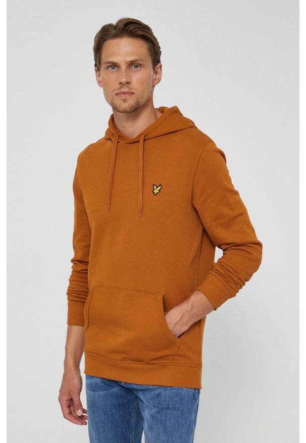 Lyle & Scott Bluza bawełniana męska kolor brązowy z kapturem gładka. Okazja: na co dzień. Typ kołnierza: kaptur. Kolor: brązowy. Materiał: bawełna. Wzór: gładki. Styl: casual