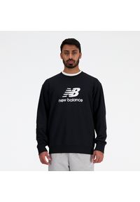 Bluza męska New Balance MT41500BK – czarna. Typ kołnierza: bez kaptura. Kolor: czarny. Materiał: bawełna, poliester. Wzór: napisy