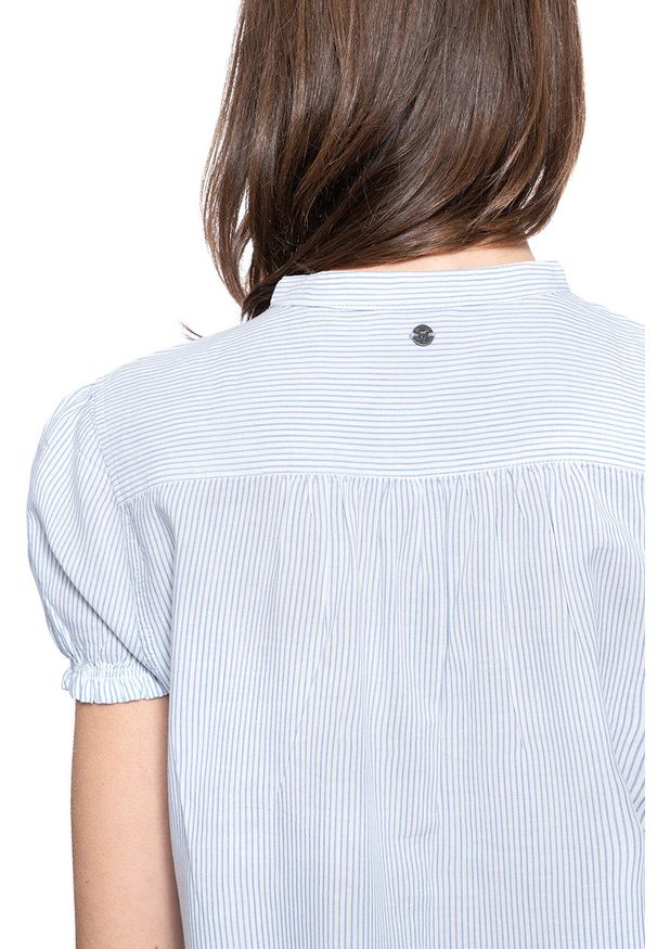 Mustang - DAMSKA KOSZULA KRÓTKI RĘKAW MUSTANG ELSA BASIC BLOUSE 1009453 11723. Długość rękawa: krótki rękaw. Długość: krótkie
