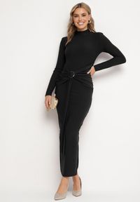 Born2be - Czarna Dopasowana Sukienka z Półgolfem Trenem i Rozcięciem Miredi. Kolor: czarny. Styl: elegancki #7