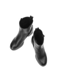 Czarne Botki Lemar Ocieplane Skórzane Buty Na Obcasie. Kolor: czarny. Materiał: skóra. Szerokość cholewki: normalna. Sezon: wiosna, jesień, zima. Obcas: na obcasie. Styl: klasyczny. Wysokość obcasa: średni #7