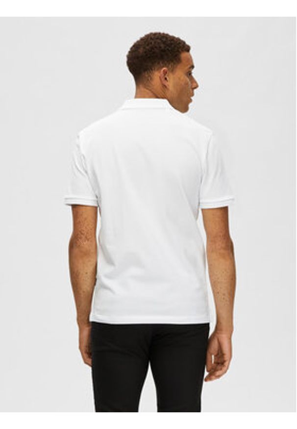 Selected Homme Polo 16087839 Biały Regular Fit. Typ kołnierza: polo. Kolor: biały. Materiał: bawełna